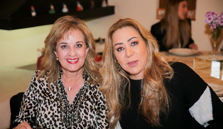  Yolanda Payán y Claudia Hermosillo.