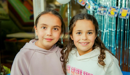  Alexia Maya.