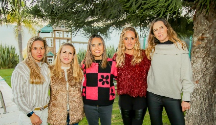  Marcela, Michel, Alejandra, María y Eunice.