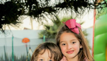  Santiago Zamanillo y María Inés Zamanillo.