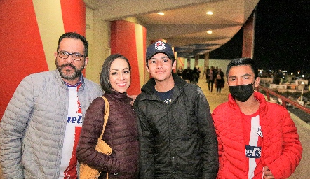  Oscar, Lorena, Santiago y Axcel.