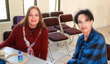  Silvia Esparza de Garza y Leticia Nieto.