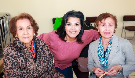  Licha Carreras, Diana Reyes de Romo y Aní Rossell.