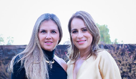  Beatriz Villegas y Meritchell Galarza.