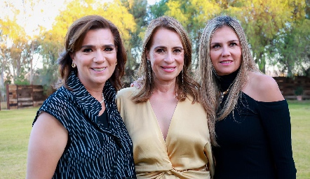  Lourdes Ortega, Meritchell Galarza y Beatriz Villegas.