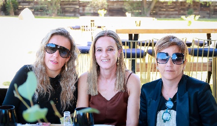 Mónica Torres, Romina Madrazo y Claudia Hinojosa.
