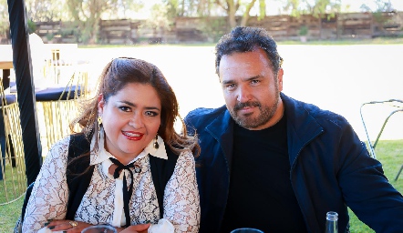  Georgina Alderete y Alejandro Rodríguez.