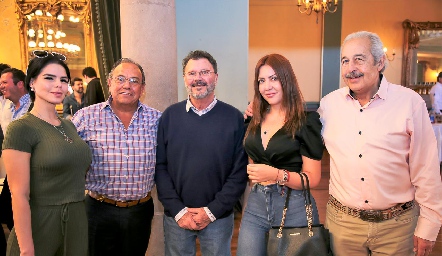  Estefany, Celio Ramírez, Roberto Meade, Ana Lee y Jesús Díaz Infante.