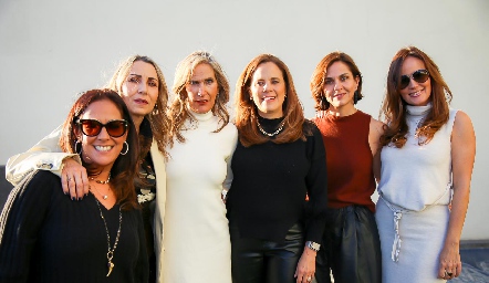  Delia Iduarte, Roxana Serna, Claudia Quiroz, Paty Fernández, Rocío Nieto y Paulina Quiroz.