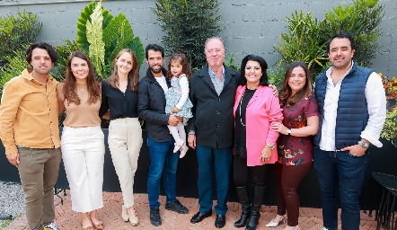  Samuel Romo, Diana Villanueva, Ivonne Guajardo, Alejandro, María y Samuel Romo, Diana Reyes de Romo, Susana Lozano y Mauricio Romo.