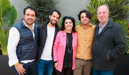  Mauricio Romo, Alejandro Romo, Diana Reyes de Romo, Samuel Romo y Samuel Romo.
