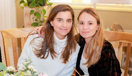  Eugenia Musa y Paulina Lopez.