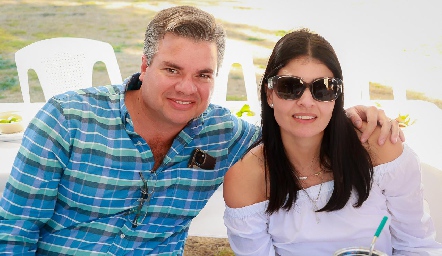  Gonzalo Zermeño y Elizabeth Alcalde.