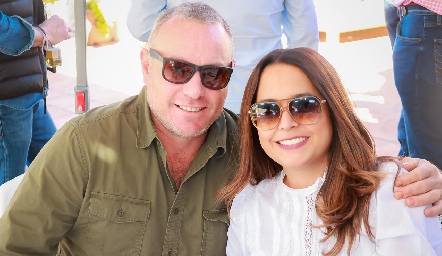  Mauricio Zacarías y Olivia Dávalos.