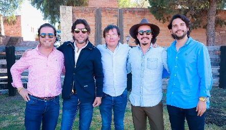  Roberto, Mario, Sergio, Jorge y Rodrigo Mercado.