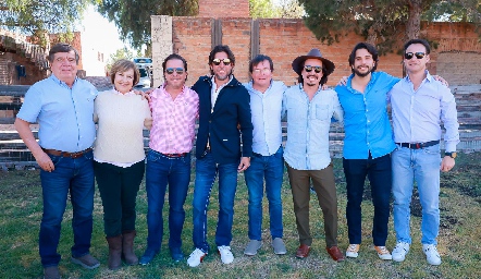  Familia Mercado.