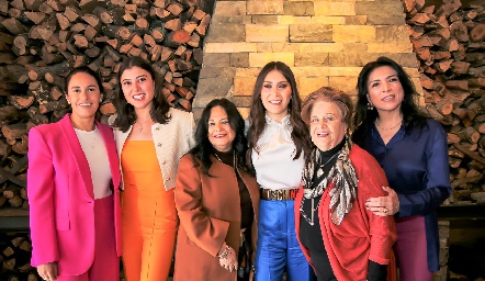  La familia Ramírez Del Valle dio la bienvenida a Lili Medina.
