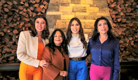  Caro Medina, Marcelle Valle, Lili Medina y Carolina Aguilar.