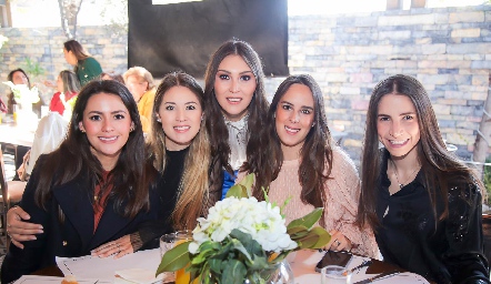  Victoria Álvarez, Alejandra Puente, Lili Medina, Claudia Antunes y Valeria Zúñiga.