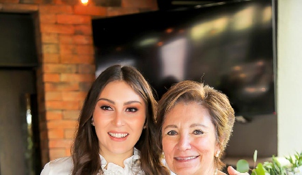  Lili Medina y Amelia Ramírez.