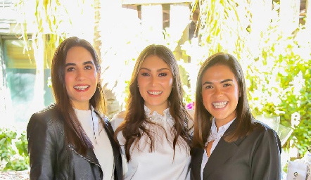  Mariana Rodríguez, Lili Medina y María Julia Valle.