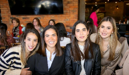  Mari Jo Ascanio, María Julia Valle, Mariana Rodríguez y Fernanda Pérez.