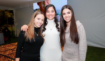  Andrea Narváez, Fabiola Aguillón y Daniela Navarro.
