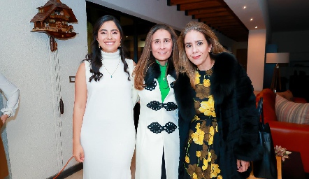  Fabiola Aguillón, Claudia Quijano y Geo Benavente.