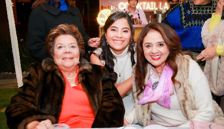  Chola, Fabiola y María Esther Aguillón.