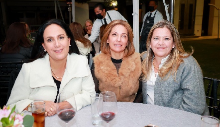  Marcela de la Maza, Claudia Quintero y Lorena Martínez.