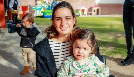  Montserrat Muñiz y Eugenia Martínez.