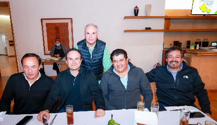  Raúl Suárez, Christian Naranjo, Beto Fontes, Manolo Aguilar y Luis Pacheco.