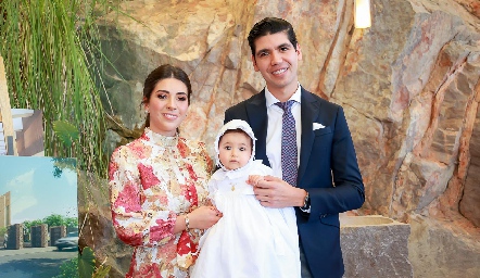  Cristina Lorca y Rafael Tobías con su hija Carola.