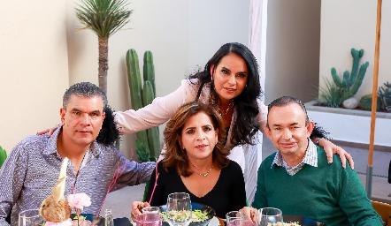  Javier Tobías, Ana Emelia Tobías, Marily Tobías y Alejandro Pérez.