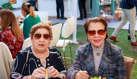  Lila Calvillo y Melita Tobías, bisabuelas de Carola.