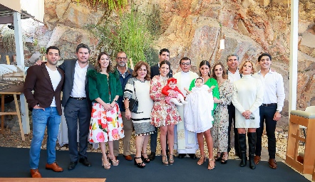  Familia Lorca y familia Tobías con el padre Chava.