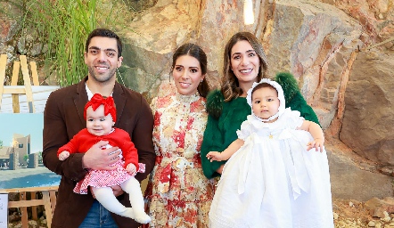  Hermanos Lorca: José, Cristina y Andrea con Isabella y Carola.