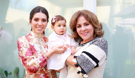  Tres generaciones, Cristina, Carola y Laura.