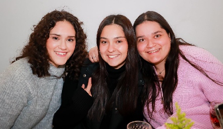  María José Garza, Paola Humara y Ana Lu Aranda.