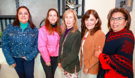  Mesa Directiva 2023. Silvia Esparza de Garza, Diana Guel, Laura Villasuso, Gladys Castellanos y Carmelita Martínez de Vázquez.