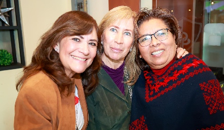  Gladys Castellanos, Laura Villasuso y Carmelita Martínez de Vázquez.