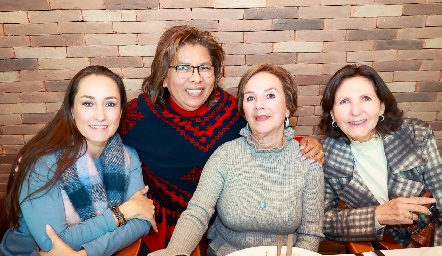  Adriana Dibildox, Carmelita Martínez de Vázquez, Patricia Nieto  y Lila Ahumada.