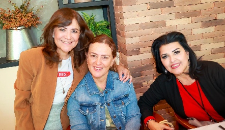 Gladys Castellanos, Marisol López y Diana Reyes.
