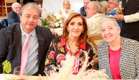  Federico Garza, Mónica Alcalde y Tere Alcalde.