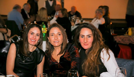  Malena Sardae, Mari Jo Abaroa y Lorena Ortiz.