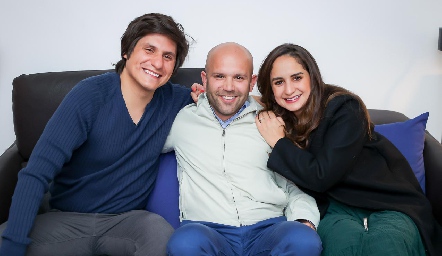  Memo Cadena, Santiago Villarreal y Claudia Villasana.