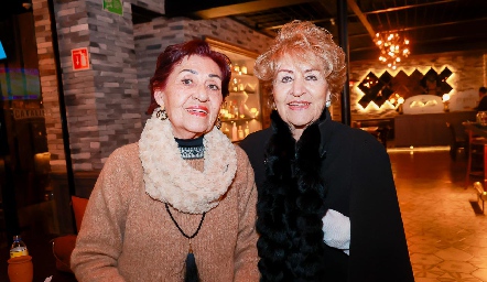  Mela y Josefina Hernández.