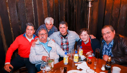  Israel Hernández, Valentín Hernández, Nacho Ortega, Vale Hernández, Carlos Serna y Víctor Hernández.