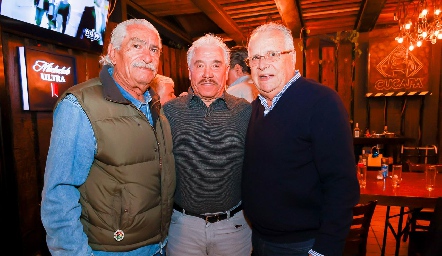  Armando López, Rafael Martínez y Olegario Galarza.