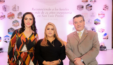  Elizabeth Romero, Carmenchu y Luis Gerardo Ortuño.